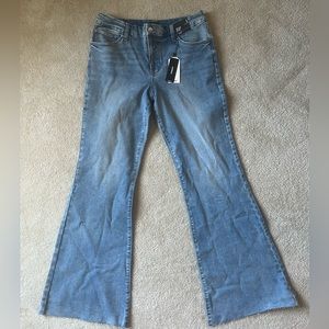 Express- MidRise Light Wash Raw Hem FlexX '70s Flare Jeans- fits sizes 12,14,16